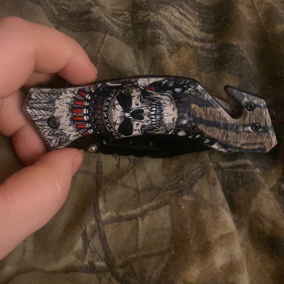 I’m selling a knife never used it just don’t need it anymore - Picture 4 of 4